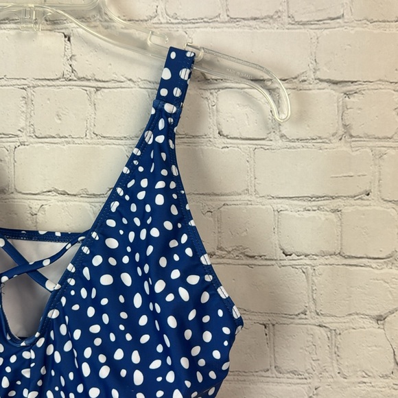 BloomChic Blue & White Polka Dot Ruffle Hem Crisscross Neck Tankini Top … - Picture 3 of 7